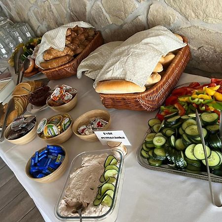 Wellness Penzion Marta Kuklik Bagian luar foto